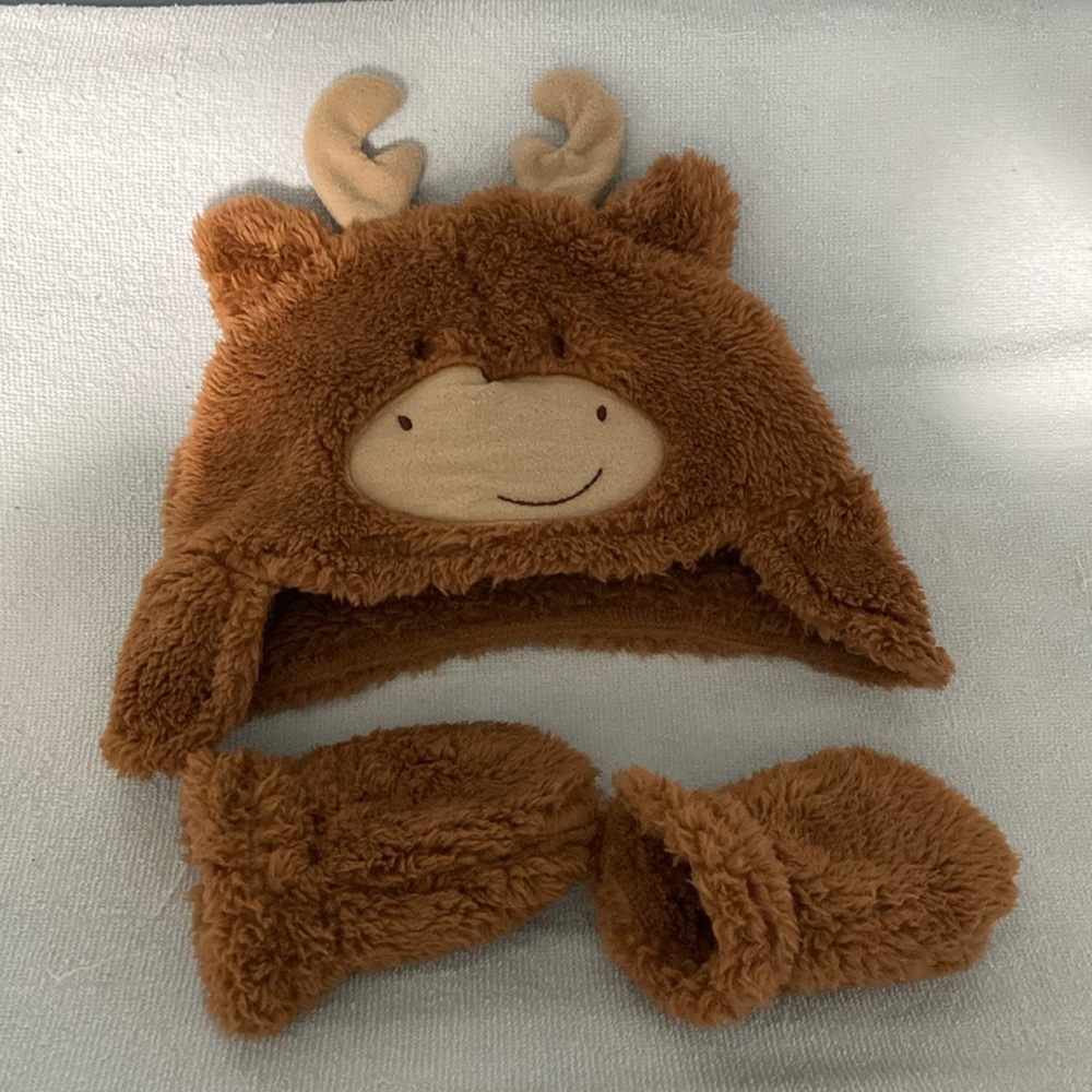 Carters baby hat and gloves